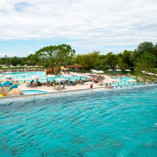 Infinity Pool, Solarium